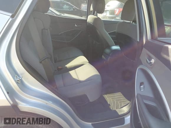 ✅ 2018 Hyundai Santa Fe 2.4L • VIN: 5XYZT3LB7JG559702 • Лот: 43253330. Опубликован ранее на IAAI с пробегом 145 489 миль. Бесплатный доступ к архиву аукционных продаж из США и подробный отчёт об истории автомобиля на DreamBid. Изображение 8.