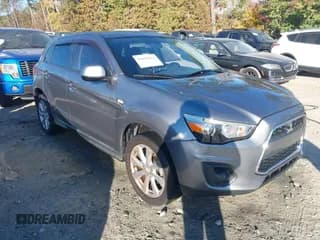 ✅ 2015 Mitsubishi Outlander ES • VIN: 4A4AP3AUXFE005875 • Лот: 43634214. Опубликован ранее на IAAI с пробегом 136 638 миль. Бесплатный доступ к архиву аукционных продаж из США и подробный отчёт об истории автомобиля на DreamBid. Изображение 1.