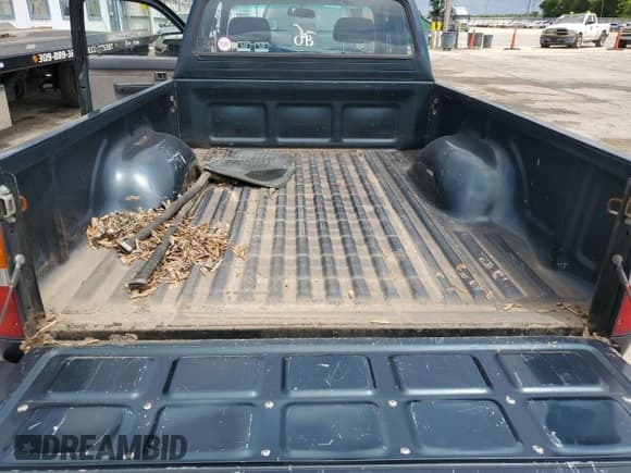 ✅ 1997 Toyota Tacoma • VIN: 4TAVL52N0VZ313065 • Lot: 62908695. Listed on Copart with 171,629 mi. Free auction sales archive from the USA and detailed vehicle history report at DreamBid. Image 6.