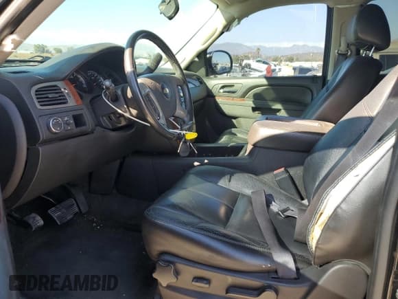 ✅ 2012 Chevrolet Suburban LT • VIN: 1GNSCJE03CR100552 • Lot: 70379935. Listed on Copart with 172,299 mi. Free auction sales archive from the USA and detailed vehicle history report at DreamBid. Image 7.