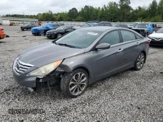 ✅ 2013 Hyundai Sonata SE • VIN: 5NPEC4AB2DH760783 • Lot: 81413195. Wystawiony na Copart z przebiegiem 216 623 mil. Bezpłatny archiwum sprzedaży aukcyjnych z USA i szczegółowy raport historii pojazdu na DreamBid. Zdjęcie 1.