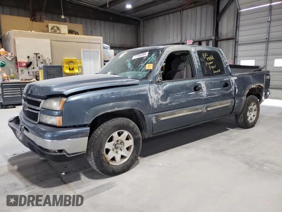 ✅ 2006 Chevrolet Silverado 1500 LT1 • VIN: 2GCEK13Z261271350 • Лот: 77764304. Опубликован ранее на Copart с пробегом 199 499 миль. Бесплатный доступ к архиву аукционных продаж из США и подробный отчёт об истории автомобиля на DreamBid. Изображение 1.