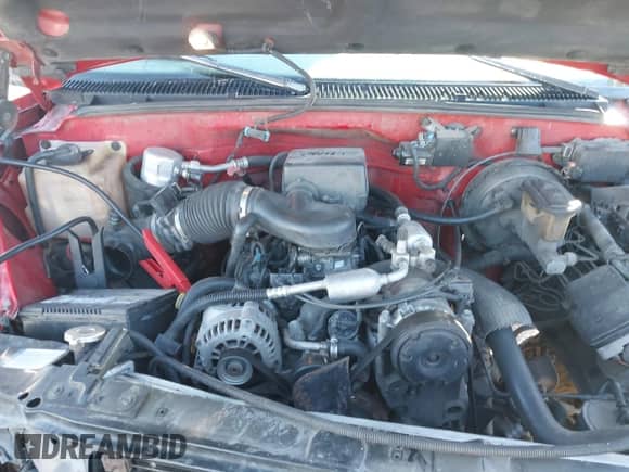 1997 Chevrolet Silverado 1500 z VIN 2GCEK19R5V1290268, wystawiony jako IAAI lot #43485965 z przebiegiem 192 915 mil mil oraz . Historia ofert i sprzedaży dostępna na DreamBid. Obrazek 10.