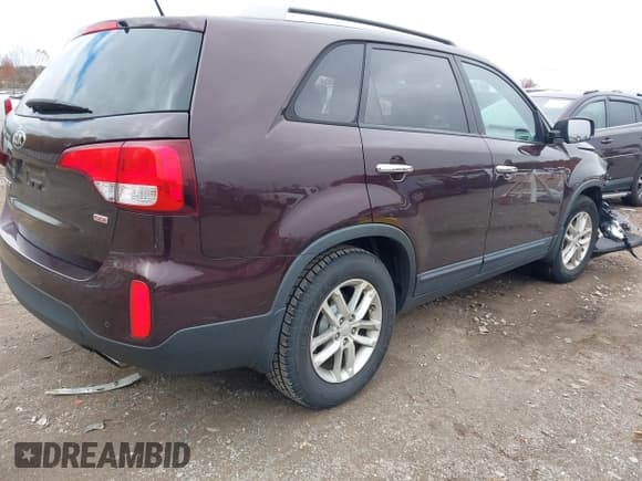 ✅ 2015 Kia Sorento LX • VIN: 5XYKT3A65FG660042 • Лот: 43635845. Опубликован ранее на IAAI с пробегом 148 414 миль. Бесплатный доступ к архиву аукционных продаж из США и подробный отчёт об истории автомобиля на DreamBid. Изображение 4.