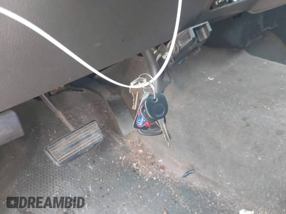 2006 Chevrolet Silverado 1500 LT1 with VIN 2GCEK13T161100794, listed as a IAAI auction lot 42415455 with 265,269 mi miles and . Bid and sale history available at DreamBid. Image 11.