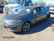✅ 2019 Ford Fusion SEL • VIN: 3FA6P0CD6KR285249 • Лот: 43456934. Опубликован ранее на IAAI с пробегом 82 587 миль. Бесплатный доступ к архиву аукционных продаж из США и подробный отчёт об истории автомобиля на DreamBid. Изображение 17.