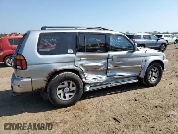 ✅ 2001 Mitsubishi Montero Sport Limited • VIN: JA4MT41R71P055710 • Лот: 68191215. Опубликован ранее на Copart с пробегом Не указан. Бесплатный доступ к архиву аукционных продаж из США и подробный отчёт об истории автомобиля на DreamBid. Изображение 3.