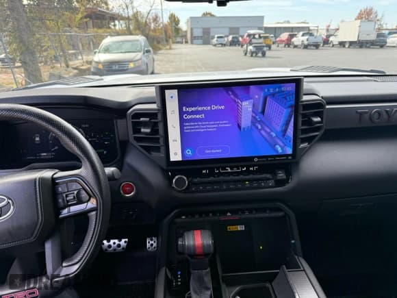 ✅ 2024 Toyota Sequoia SR5 • VIN: 7SVAAABA2RX025764 • Lot: 92624895. Wystawiony na Copart z przebiegiem 36 658 mil. Bezpłatny archiwum sprzedaży aukcyjnych z USA i szczegółowy raport historii pojazdu na DreamBid. Zdjęcie 9.