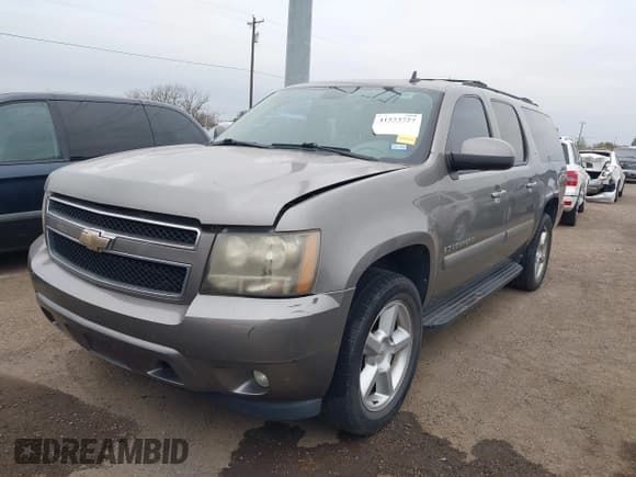 ✅ 2008 Chevrolet Suburban LTZ • VIN: 1GNFC16008J226762 • Лот: 41573727. Опубликован ранее на IAAI с пробегом 208 804 миль. Бесплатный доступ к архиву аукционных продаж из США и подробный отчёт об истории автомобиля на DreamBid. Изображение 6.