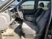 2009 Chevrolet Silverado 1500 LS z VIN 3GCEK13C59G241234, wystawiony jako Copart lot #54957125 z przebiegiem 176 659 mil mil oraz Czysty tytuł • Clean title. Historia ofert i sprzedaży dostępna na DreamBid. Obrazek 7.