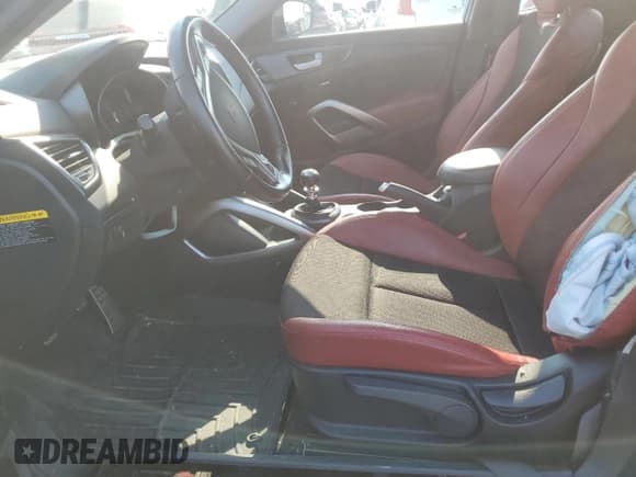 ✅ 2014 Hyundai Veloster Turbo • VIN: KMHTC6AE6EU202354 • Lot: 63411794. Wystawiony na Copart z przebiegiem Nie podano. Bezpłatny archiwum sprzedaży aukcyjnych z USA i szczegółowy raport historii pojazdu na DreamBid. Zdjęcie 7.