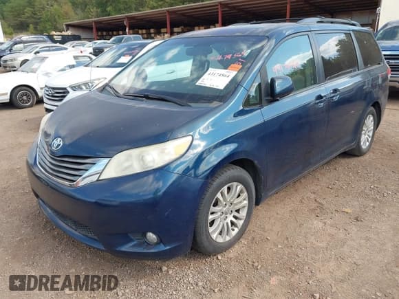✅ 2011 Toyota Sienna XLE AAS • VIN: 5TDYK3DC7BS121451 • Lot: 43174564. Listed on IAAI with 268,726 mi. Free auction sales archive from the USA and detailed vehicle history report at DreamBid. Image 2.