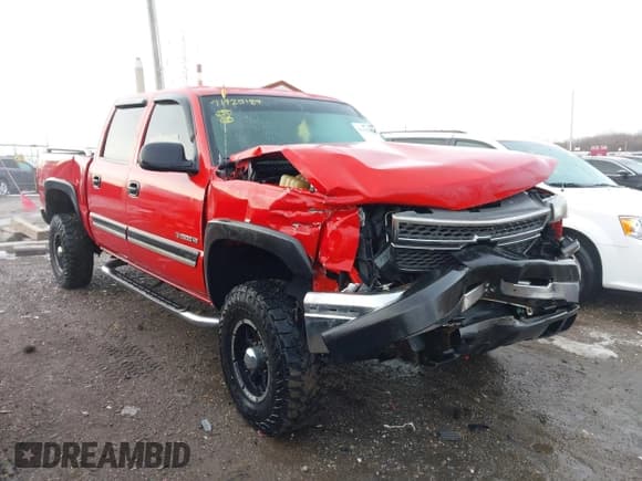 ✅ 2005 Chevrolet Silverado 2500HD LS • VIN: 1GCHK23U45F813790 • Lot: 41425184. Wystawiony na IAAI z przebiegiem 226 815 mil. Bezpłatny archiwum sprzedaży aukcyjnych z USA i szczegółowy raport historii pojazdu na DreamBid. Zdjęcie 6.