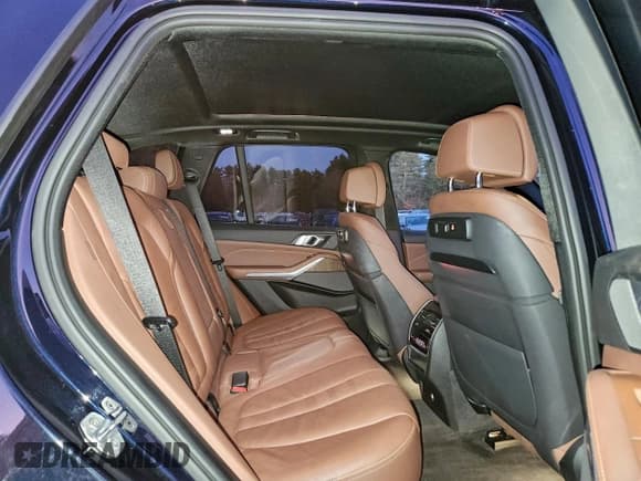 ✅ 2019 BMW X5 xDrive40i • VIN: 5UXCR6C56KLL03037 • Lot: 94828855. Listed on Copart with 97,638 mi. Free auction sales archive from the USA and detailed vehicle history report at DreamBid. Image 11.