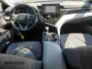 2022 Toyota Camry Hybrid LE z VIN 4T1C31AK5NU582117, wystawiony jako Copart lot #81484685 z przebiegiem 78 823 mil mil oraz Czysty tytuł • Clean title. Historia ofert i sprzedaży dostępna na DreamBid. Obrazek 8.