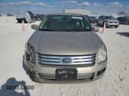 ✅ 2008 Ford Fusion SE • VIN: 3FAHP07168R156428 • Lot: 86702525. Wystawiony na Copart z przebiegiem 200 142 mil. Bezpłatny archiwum sprzedaży aukcyjnych z USA i szczegółowy raport historii pojazdu na DreamBid. Zdjęcie 5.