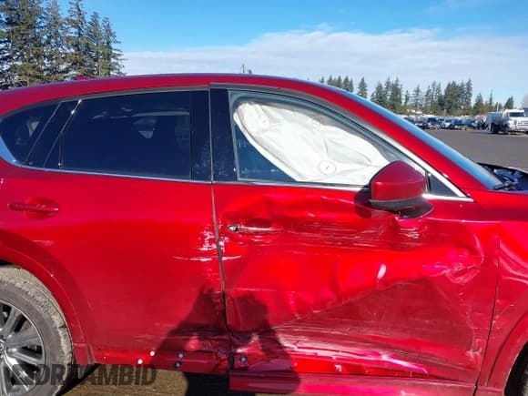 ✅ 2024 Mazda CX-5 Signature • VIN: JM3KFBXY5R0422722 • Lot: 41496349. Listed on IAAI with 11,914 mi. Free auction sales archive from the USA and detailed vehicle history report at DreamBid. Image 14.