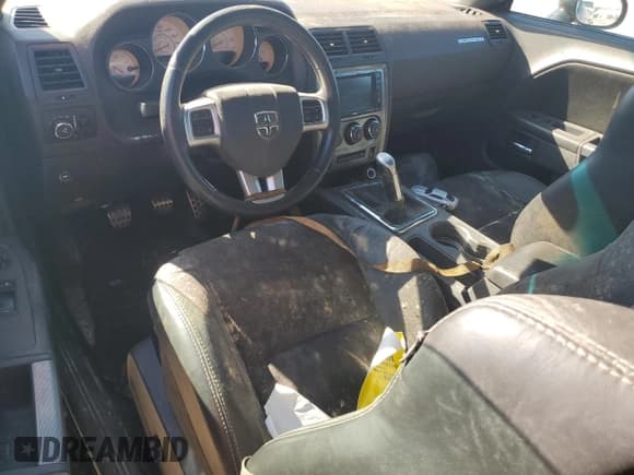 ✅ 2014 Dodge Challenger R/T Plus • VIN: 2C3CDYBT9EH142572 • Лот: 92505485. Опубликован ранее на Copart с пробегом Не указан. Бесплатный доступ к архиву аукционных продаж из США и подробный отчёт об истории автомобиля на DreamBid. Изображение 8.