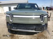 ✅ 2022 Rivian R1T Launch Edition • VIN: 7FCTGAAL5NN004623 • Lot: 47966085. Wystawiony na Copart z przebiegiem 28 798 mil. Bezpłatny archiwum sprzedaży aukcyjnych z USA i szczegółowy raport historii pojazdu na DreamBid. Zdjęcie 5.