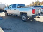 ✅ 2017 Chevrolet Silverado 2500HD Work Truck • VIN: 1GC1KUEG0HF101947 • Lot: 43635344. Wystawiony na IAAI z przebiegiem 188 245 mil. Bezpłatny archiwum sprzedaży aukcyjnych z USA i szczegółowy raport historii pojazdu na DreamBid. Zdjęcie 3.