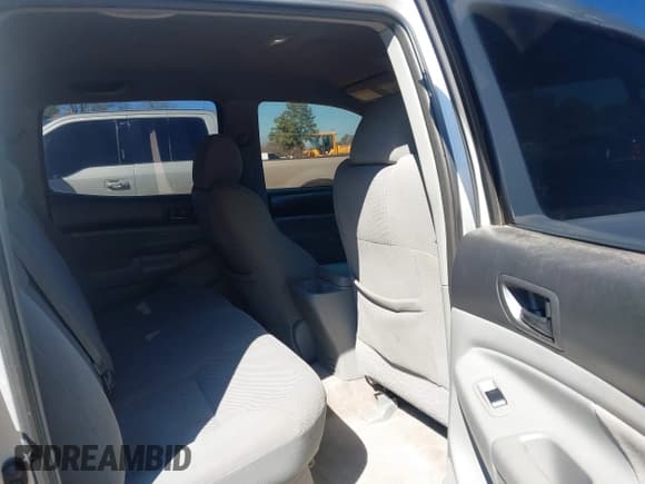 ✅ 2008 Toyota Tacoma • VIN: 5TEMU52N58Z558868 • Lot: 41760140. Wystawiony na IAAI z przebiegiem 287 619 mil. Bezpłatny archiwum sprzedaży aukcyjnych z USA i szczegółowy raport historii pojazdu na DreamBid. Zdjęcie 8.