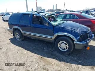 ✅ 2000 Chevrolet Blazer LT • VIN: 1GNDT13W0Y2135372 • Lot: 41805862. Listed on IAAI with 174,862 mi miles. Access the free auction sales archive from the USA and view a detailed vehicle history report at DreamBid. Image 1.
