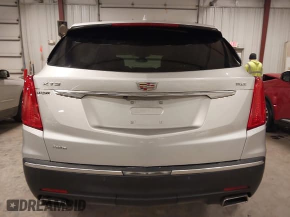 ✅ 2017 Cadillac XT5 Premium Luxury AWD • VIN: 1GYKNERS1HZ282954 • Lot: 41217097. Listed on IAAI with 63,154 mi. Free auction sales archive from the USA and detailed vehicle history report at DreamBid. Image 17.