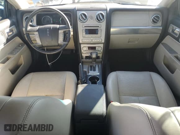 ✅ 2006 Lincoln Zephyr • VIN: 3LNHM26176R620612 • Lot: 81516224. Wystawiony na Copart z przebiegiem 85 866 mil. Bezpłatny archiwum sprzedaży aukcyjnych z USA i szczegółowy raport historii pojazdu na DreamBid. Zdjęcie 8.