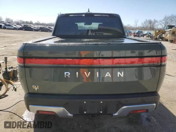 ✅ 2022 Rivian R1T Launch Edition • VIN: 7FCTGAAL5NN004623 • Lot: 47966085. Wystawiony na Copart z przebiegiem 28 798 mil. Bezpłatny archiwum sprzedaży aukcyjnych z USA i szczegółowy raport historii pojazdu na DreamBid. Zdjęcie 6.