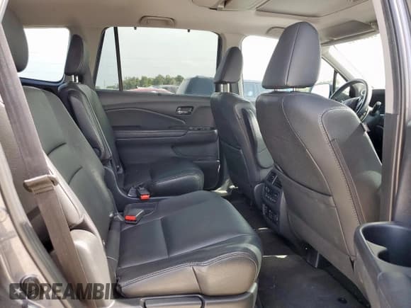 ✅ 2019 Honda Pilot Touring 7-Passenger • VIN: 5FNYF5H66KB028607 • Lot: 63397105. Listed on Copart with 67,627 mi. Free auction sales archive from the USA and detailed vehicle history report at DreamBid. Image 11.