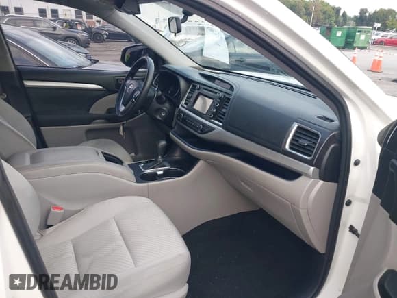 ✅ 2015 Toyota Highlander LE • VIN: 5TDZARFH4FS016519 • Лот: 43340450. Опубликован ранее на IAAI с пробегом 190 981 миль. Бесплатный доступ к архиву аукционных продаж из США и подробный отчёт об истории автомобиля на DreamBid. Изображение 5.