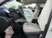 ✅ 2025 Buick Envision Avenir • VIN: LRBFZME47SD006942 • Lot: 64454535. Wystawiony na Copart z przebiegiem 1 424 mil. Bezpłatny archiwum sprzedaży aukcyjnych z USA i szczegółowy raport historii pojazdu na DreamBid. Zdjęcie 7.