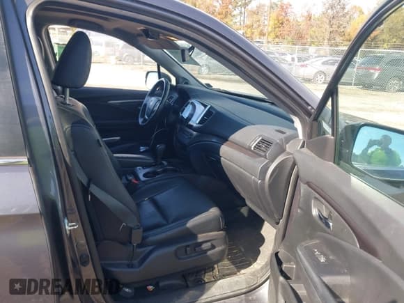 ✅ 2018 Honda Pilot EX-L • VIN: 5FNYF6H57JB028742 • Lot: 43575850. Wystawiony na IAAI z przebiegiem 170 260 mil. Bezpłatny archiwum sprzedaży aukcyjnych z USA i szczegółowy raport historii pojazdu na DreamBid. Zdjęcie 5.