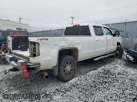 2015 Chevrolet Silverado 3500HD LT с VIN 1GC4KZE8XFF618267, выставлен на аукционе Copart как лот 87687325 с пробегом 156 087 миль миль и На запчасти • Non repairable. История ставок и продаж доступна на DreamBid. Изображение 3.