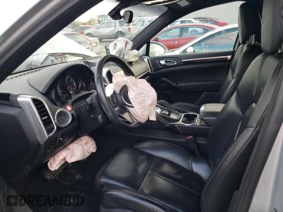 ✅ 2016 Porsche Cayenne • VIN: WP1AA2A2XGKA09038 • Lot: 69164122. Listed on Copart with 118,333 mi. Free auction sales archive from the USA and detailed vehicle history report at DreamBid. Image 7.