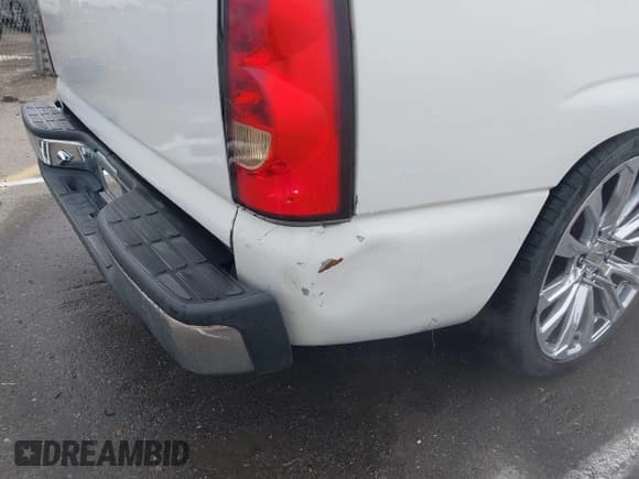 ✅ 2005 Chevrolet Silverado 1500 LS • VIN: 2GCEC13T751105560 • Lot: 43466069. Listed on IAAI with 210,624 mi. Free auction sales archive from the USA and detailed vehicle history report at DreamBid. Image 20.