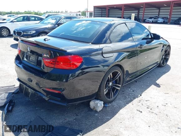 ✅ 2015 BMW M4 • VIN: WBS3U9C56FP967671 • Lot: 43216112. Wystawiony na IAAI z przebiegiem 54 614 mil. Bezpłatny archiwum sprzedaży aukcyjnych z USA i szczegółowy raport historii pojazdu na DreamBid. Zdjęcie 4.
