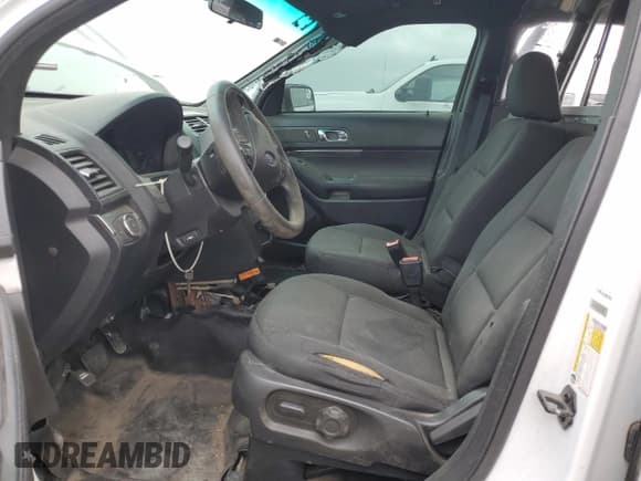 ✅ 2017 Ford Police Interceptor Utility • VIN: 1FM5K8AT8HGA63739 • Lot: 50907305. Wystawiony na Copart z przebiegiem 117 860 mil. Bezpłatny archiwum sprzedaży aukcyjnych z USA i szczegółowy raport historii pojazdu na DreamBid. Zdjęcie 7.