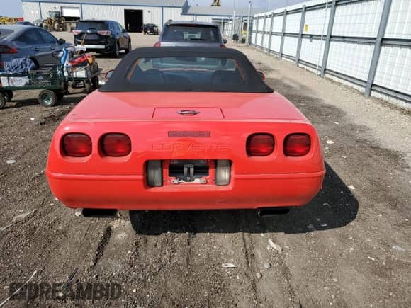 1995 Chevrolet Corvette z VIN 1G1YY32P9S5102502, wystawiony jako Copart lot #80060105 z przebiegiem 55 847 mil mil oraz Czysty tytuł • Clean title. Historia ofert i sprzedaży dostępna na DreamBid. Obrazek 6.