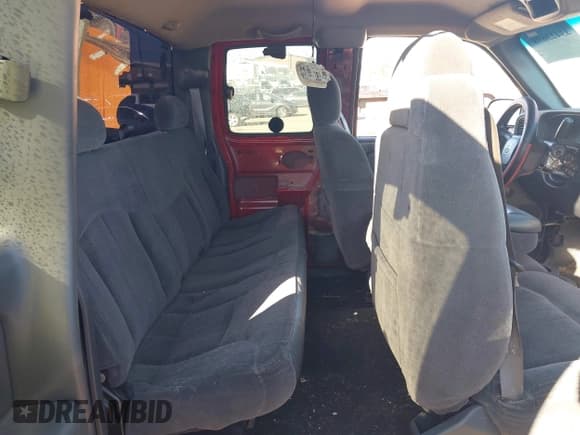 ✅ 2002 Chevrolet Silverado 1500 LS • VIN: 2GCEK19T521148204 • Лот: 43423698. Опубликован ранее на IAAI с пробегом 191 505 миль. Бесплатный доступ к архиву аукционных продаж из США и подробный отчёт об истории автомобиля на DreamBid. Изображение 8.