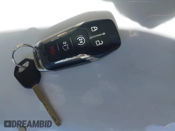 ✅ 2014 Lincoln MKZ Hybrid • VIN: 3LN6L2LU7ER808117 • Lot: 43097766. Listed on IAAI with 104,542 mi. Free auction sales archive from the USA and detailed vehicle history report at DreamBid. Image 11.