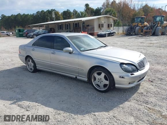 ✅ 2000 Mercedes-Benz S 320/430/500 • VIN: WDBNG75J2YA096648 • Lot: 43730088. Listed on IAAI with Not provided. Free auction sales archive from the USA and detailed vehicle history report at DreamBid. Image 1.