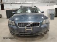 ✅ 2006 Volvo V50 2.5L Turbo • VIN: YV1MJ682162157907 • Lot: 50635235. Wystawiony na Copart z przebiegiem 166 947 mil. Bezpłatny archiwum sprzedaży aukcyjnych z USA i szczegółowy raport historii pojazdu na DreamBid. Zdjęcie 5.