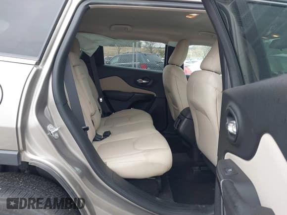 ✅ 2017 Jeep Cherokee Latitude • VIN: 1C4PJMCB9HW527673 • Лот: 43434349. Опубликован ранее на IAAI с пробегом 136 737 миль. Бесплатный доступ к архиву аукционных продаж из США и подробный отчёт об истории автомобиля на DreamBid. Изображение 8.