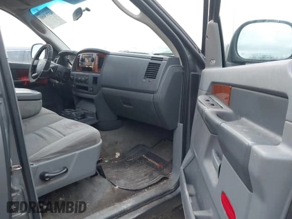 ✅ 2006 Dodge 1500 SLT • VIN: 1D7HU18236S604289 • Lot: 43713080. Wystawiony na IAAI z przebiegiem Nie podano. Bezpłatny archiwum sprzedaży aukcyjnych z USA i szczegółowy raport historii pojazdu na DreamBid. Zdjęcie 5.