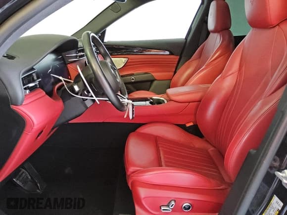 ✅ 2023 Maserati Grecale Modena • VIN: ZN682AVM7P7427433 • Лот: 75228094. Опубликован ранее на Copart с пробегом 20 025 миль. Бесплатный доступ к архиву аукционных продаж из США и подробный отчёт об истории автомобиля на DreamBid. Изображение 7.