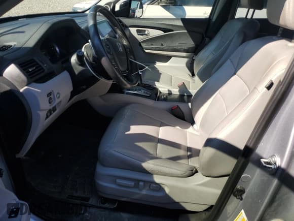 ✅ 2018 Honda Pilot Touring • VIN: 5FNYF5H90JB018096 • Lot: 82113125. Wystawiony na Copart z przebiegiem 251 505 mil. Bezpłatny archiwum sprzedaży aukcyjnych z USA i szczegółowy raport historii pojazdu na DreamBid. Zdjęcie 7.