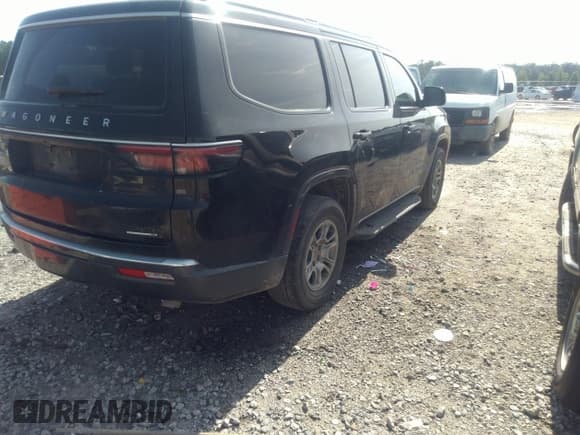 ✅ 2022 Jeep Wagoneer Series I • VIN: 1C4SJUAT5NS192176 • Lot: 42490523. Listed on IAAI with 75,779 mi. Free auction sales archive from the USA and detailed vehicle history report at DreamBid. Image 4.