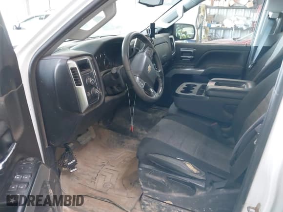 ✅ 2019 Chevrolet Silverado 2500HD LT • VIN: 1GC1KSEG3KF137272 • Lot: 39880414. Wystawiony na IAAI z przebiegiem 158 275 mil. Bezpłatny archiwum sprzedaży aukcyjnych z USA i szczegółowy raport historii pojazdu na DreamBid. Zdjęcie 5.