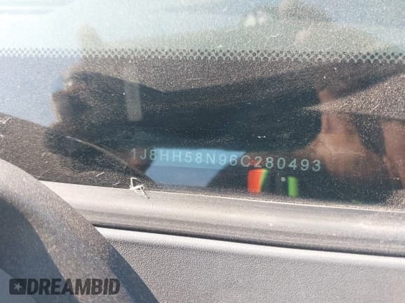 ✅ 2006 Jeep Commander Limited • VIN: 1J8HH58N96C280493 • Lot: 42589014. Wystawiony na IAAI z przebiegiem 234 739 mil. Bezpłatny archiwum sprzedaży aukcyjnych z USA i szczegółowy raport historii pojazdu na DreamBid. Zdjęcie 9.